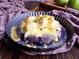 12、焗烤紫土豆鸡蛋,完成。