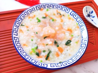 13、蔬菜虾仁粥,宝贝要求给她盛一大碗。