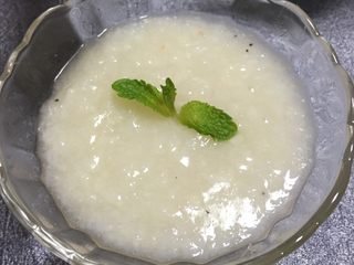 7、虾皮补钙粥,好吃补钙虾皮粥做好了