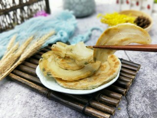 17、烫面椒盐葱花酥饼,开吃了呦～