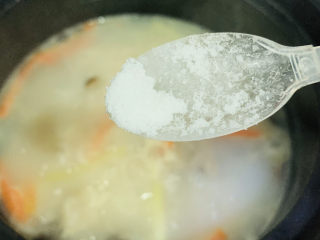 17、香菇排骨粥,调小火，加盐少许；