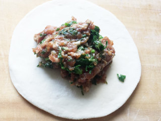 10、荠菜馅饼,放上馅料