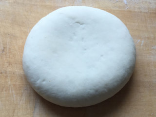 11、荠菜馅饼,包裹起来按扁