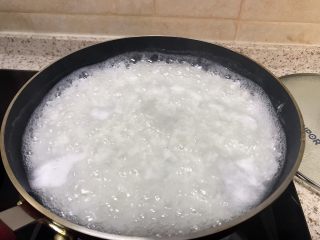 5、养胃系列～蛋花粥,大火煮开后小火熬煮至浓稠