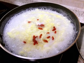 7、养胃系列～蛋花粥,放入枸杞子