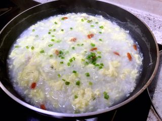 9、养胃系列～蛋花粥,撒上葱花就好啦