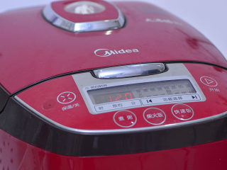 5、养血安神，滋补肝肾的桂圆玫瑰粥,选择煮粥键。