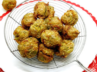 20、外酥内软的油炸青萝卜丸子,成品图