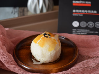 12、中式点心+蛋黄酥,烤好了