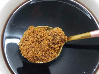 9、红枣黑米粥,按自己的口味加入两勺红糖