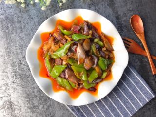 14、红烧茄子,装盘开吃，特别下饭很美味口感很好