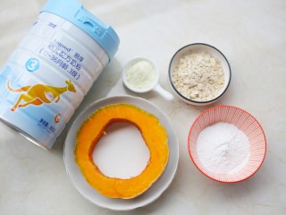 1、南瓜燕麦饼,准备好所有食材。