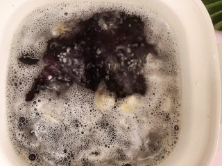 8、紫薯银耳粥,煮