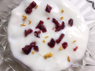 10、酸奶紫薯泥,干桂花。