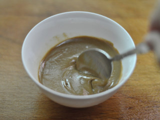 7、武汉热干面,用勺子搅拌均匀