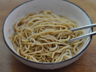 9、武汉热干面,依个人口味调入酱油和香醋