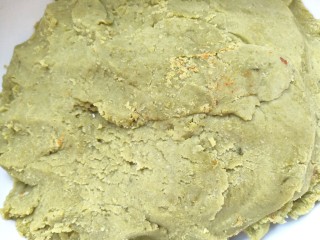 22、绿豆糕,炒至无水分，盛出备用