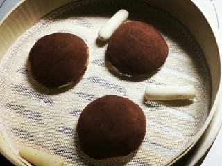 12、香菇馒头包,放进蒸笼,冷水下锅蒸15分钟,大火进行,时间到了,记得焖3分钟开盖!