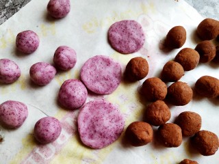 10、红豆沙汤圆,团圆至光滑按扁