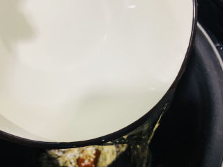 9、红枣黑米粥,加3倍清水；