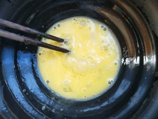 7、土豆丝火腿鸡蛋饼,一个鸡蛋打散