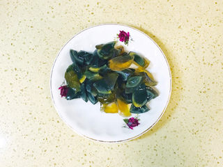 8、鸡肉山药粥,切成小丁