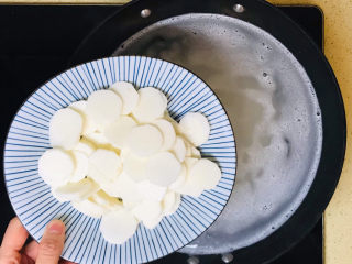 14、鸡肉山药粥,加入山药片