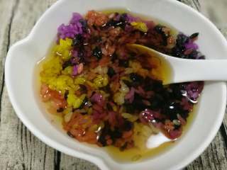 30、五彩饭,还喜欢用矿水泡糖浆吃