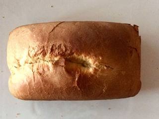 6、松软拉丝吐司面包,10. 第一次做，外表烤的有点猛了，但是掰开之后，超级松软好吃！！！