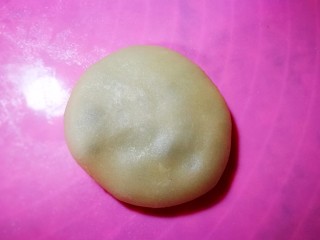 17、简易版老婆饼,翻过来整形压扁。