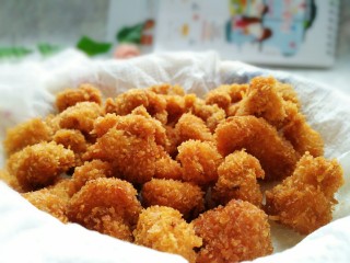 8、#猪年#新奥尔良小酥肉,捞出沥油！完成！趁热香酥！配番茄沙丝更好吃了！