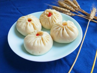 17、新文美食  羊肉胡萝卜包子,成品图