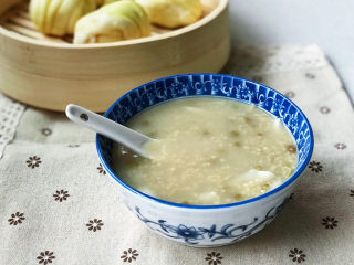 17、绿豆小米粥,一碗清热去燥，美味养人的绿豆小米粥出锅；