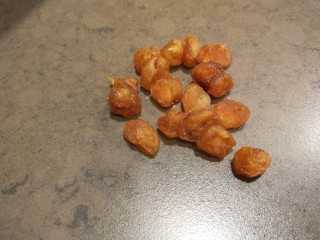 3、干贝海鲜粥,干贝洗干净。