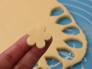 10、南瓜奶片,压出卡通形状