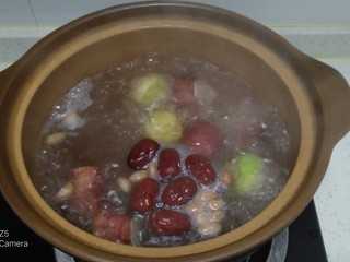 7、红薯、蔓菁、红枣、花生、玉米面粥,大火煮开