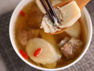 9、山药排骨汤,买到好山药，不用泡，煮的很烂哟