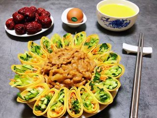 11、京酱肉丝,搭配小米粥、鸡蛋、大枣一起吃营养丰富极了