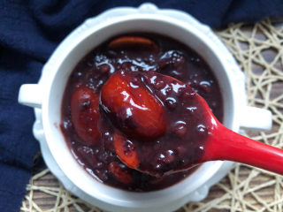 13、红枣黑米粥,糯糯的真好吃。