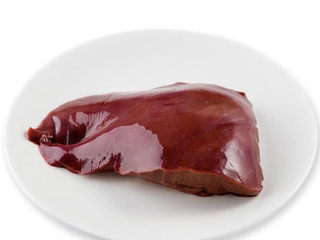 1、猪肝瘦肉粥,生猪肝一块，泡凉水，把血水放尽，发白不有血水就好了。