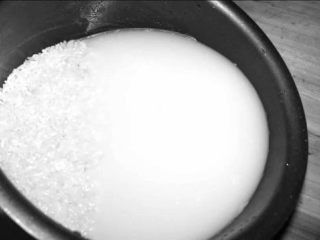 9、猪肝瘦肉粥,将米提前泡一下，泡好的米煮粥更好吃。