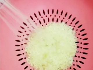 2、红小豆粥,大米清洗干净