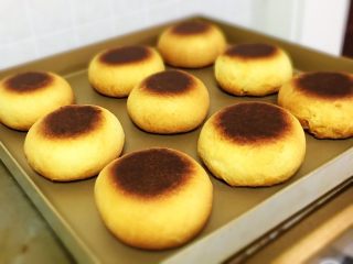 16、喜饼-奶酪味,烤完拿出冷却。