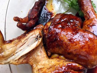 13、电饭煲烤鸡,瞧瞧，鲜嫩多汁，说的就是它