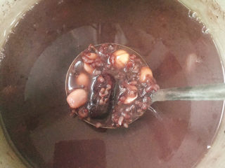 6、红枣黑米粥,大火烧开后用小火压25分钟