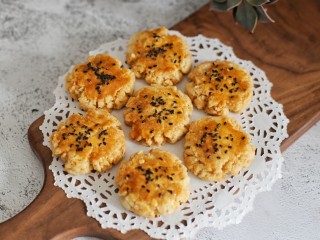 15、奶香花生酥饼,好啦,可以吃了。