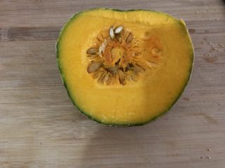 5、红枣南瓜粥,南瓜去皮