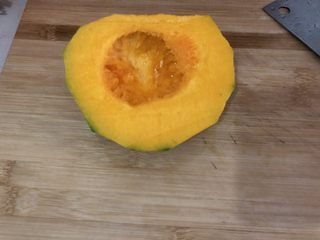 6、红枣南瓜粥,去籽洗洗