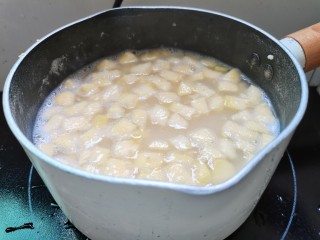 11、苹果小米粥,煮熟了即可