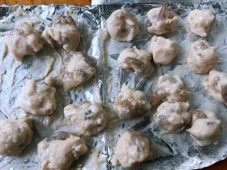 4、虾滑番茄豆腐蛋花羹,虾滑团成小圆球